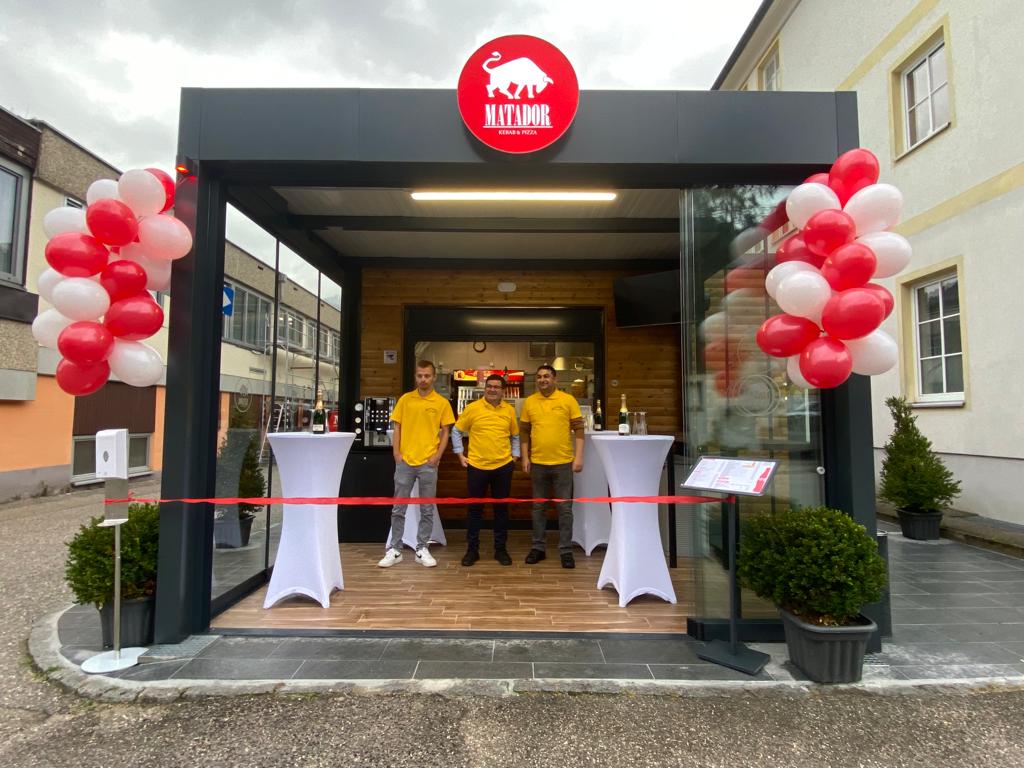 Der Matador Kebap- und Pizzastand in Ebensee bei der Eröffnung